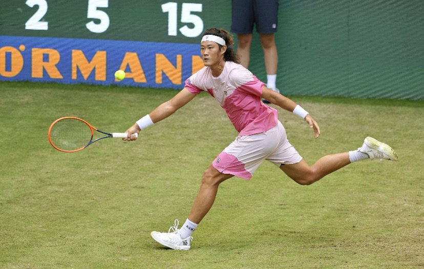 Match Report: ATP Eastbourne Tournament - Zhang Zhizhen Falls to Kecmanovic, Knocked Out in the First Round