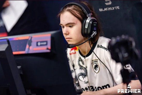 donk Interview: I'm Not a Top 3 Player, m0NESY Is the Best in the World Right Now