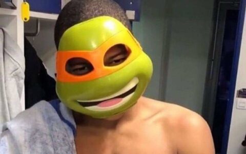 Mbappé Assures Fans of His Well-being, Hinting at Playing with a Mask in the Euros