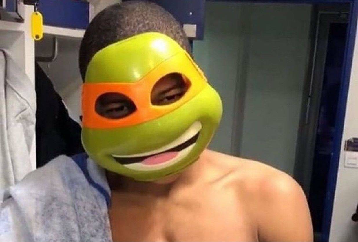 Mbappé Assures Fans of His Well-being, Hinting at Playing with a Mask in the Euros