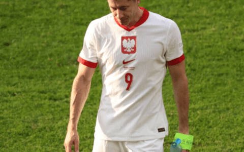 Polish Manager: Lewandowski's Bench Role Was a Team Decision, Aim Was to Win in Second Half but Tactics Failed