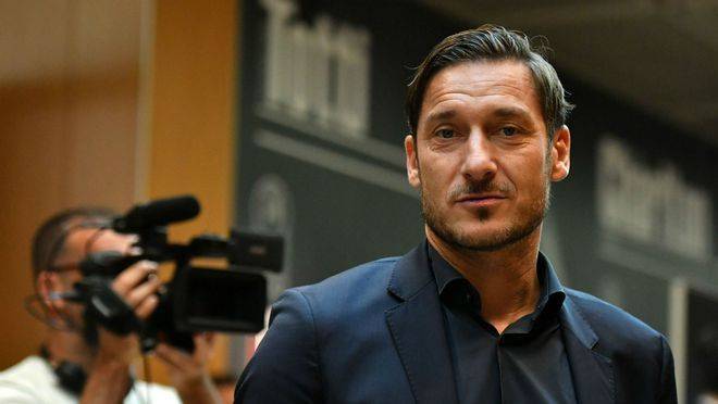 Totti's Praise! Totti: Chiesa and Barella Would Be Perfect Additions Even to the 2006 Champions Squad