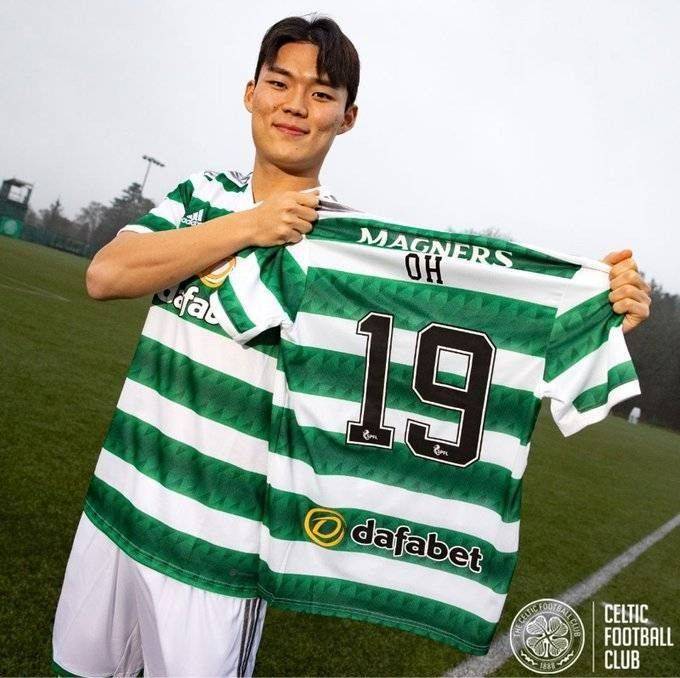 Sky Sports:亨克 targets Celtic forward Hwang Hee-chan with €5 million offer