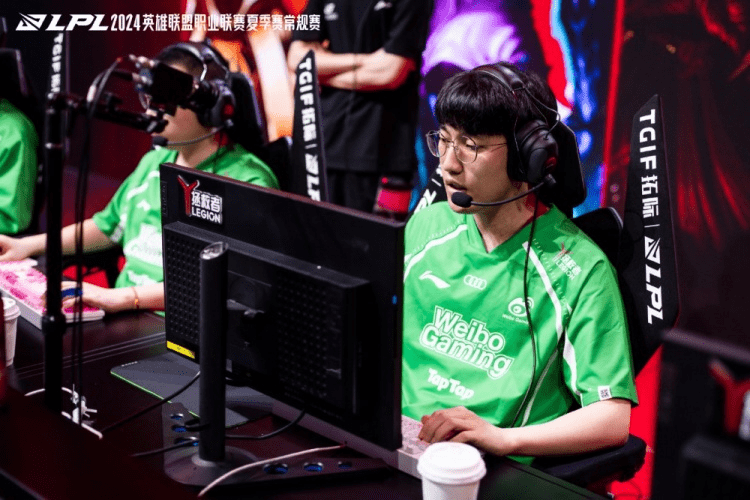 Post-match photos from WBG: The players in great form today have put an end to the opponent's three-game winning streak in League of Legends.