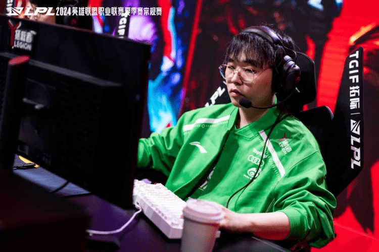 Post-match photos from WBG: The players in great form today have put an end to the opponent's three-game winning streak in League of Legends.