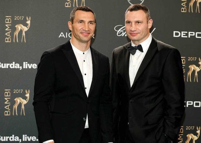 Coach Banks Compares Klitschko Brothers' Boxing Styles