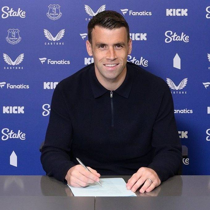 Official: Everton extends Captain Coleman's contract until the end of this season