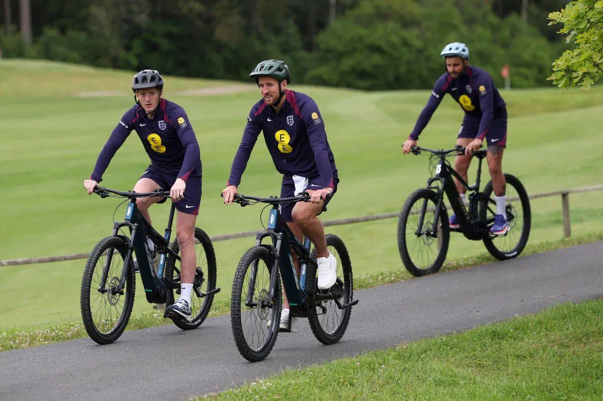 England Players Opt for Bicycles to Relax After First Euro Win