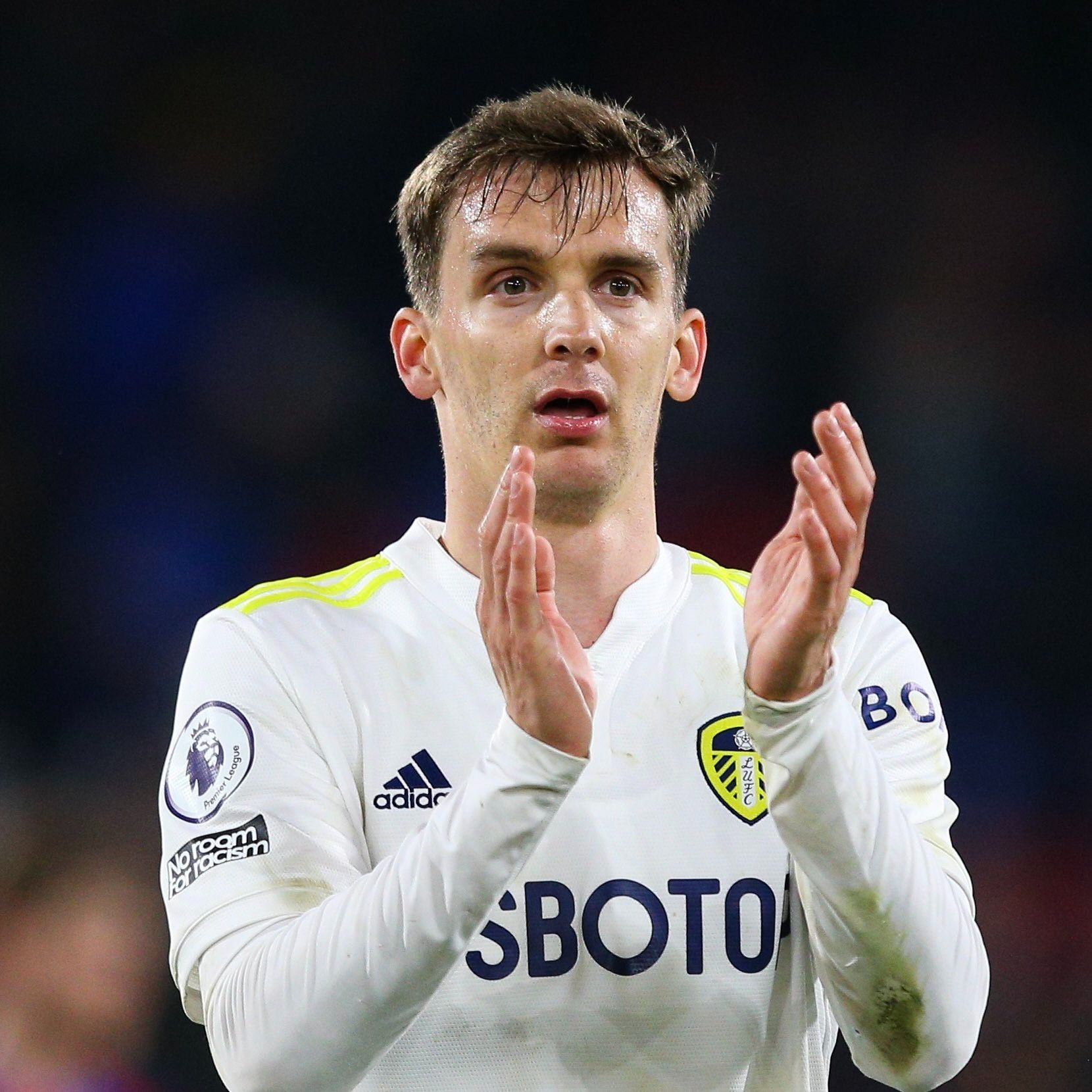 Official: Real Betis Signs Defender Diego Llorente from Leeds United