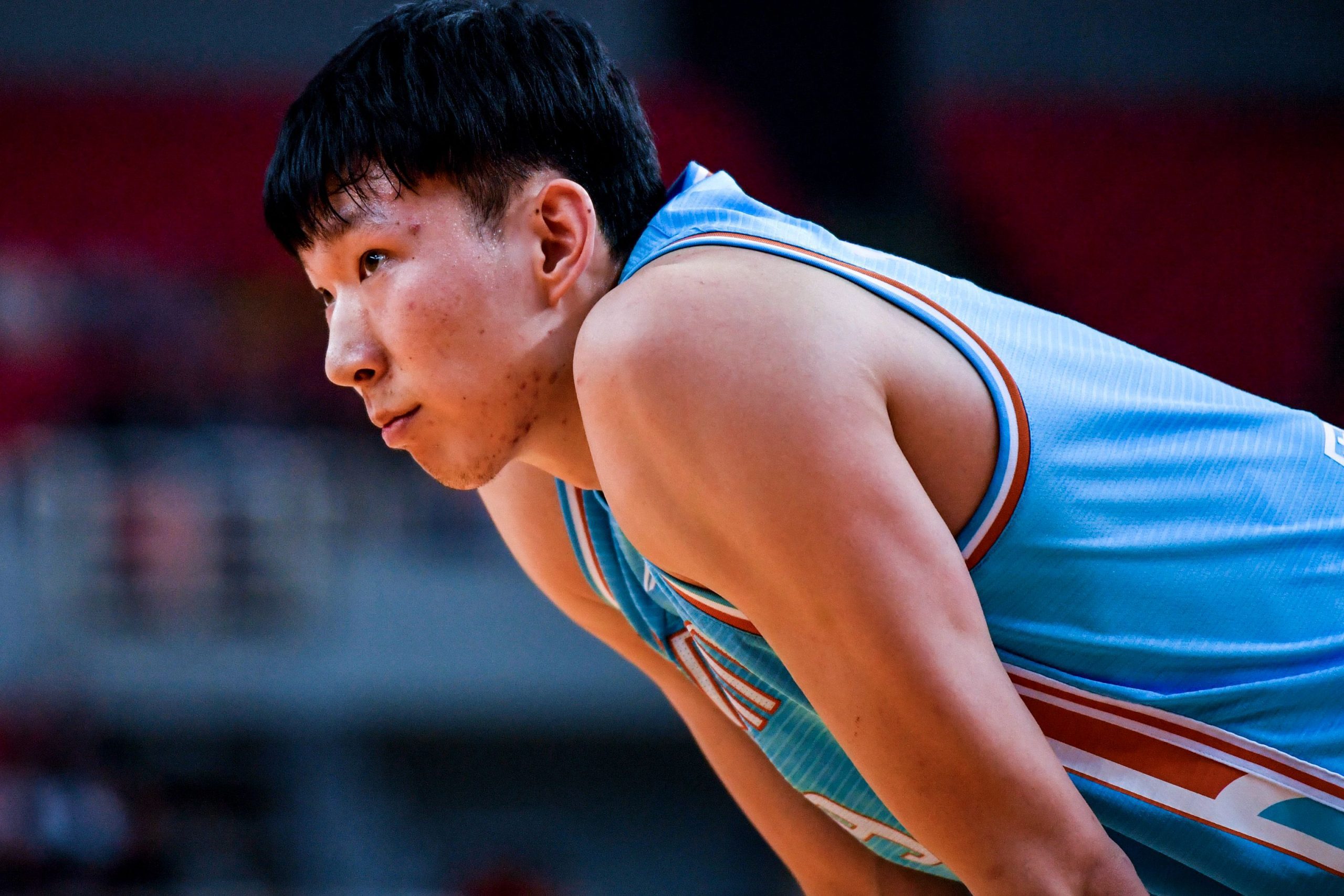 Media Personnel: Zhou Qi Joins Beijing Men's Basketball, Signs Long-Term Contract