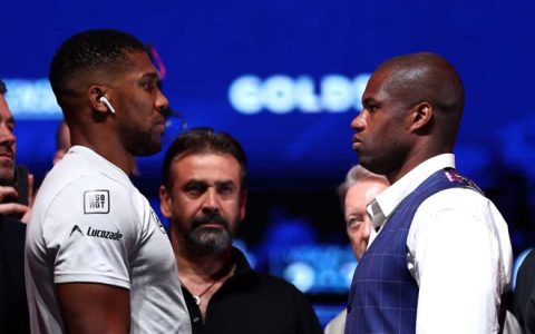 Clark Predicts Joshua vs. Dubois Heavyweight Clash