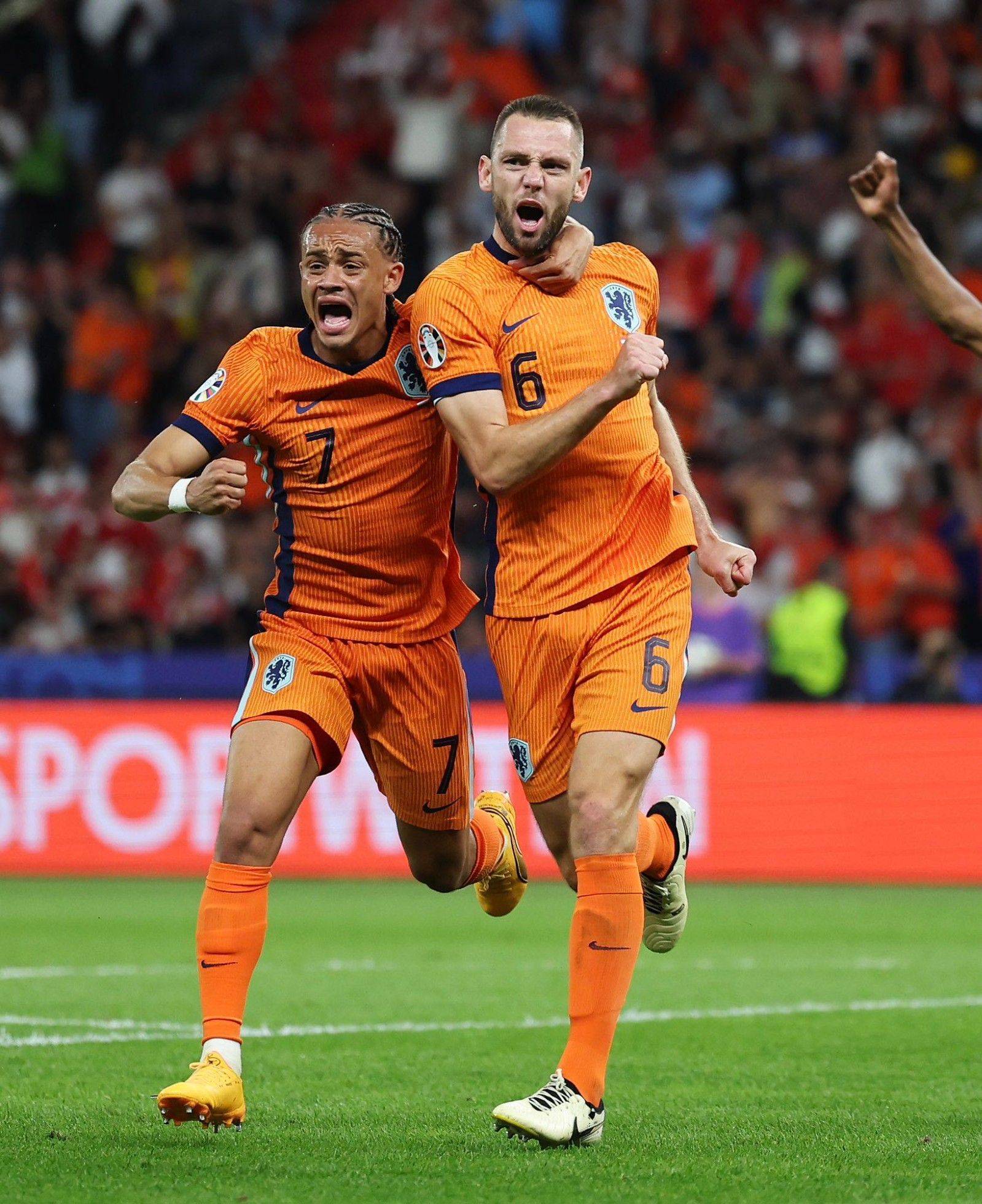 Orange Passion! Netherlands Dramatically Reverse to Reach the Semifinals - How Would You Rate Their Performance?