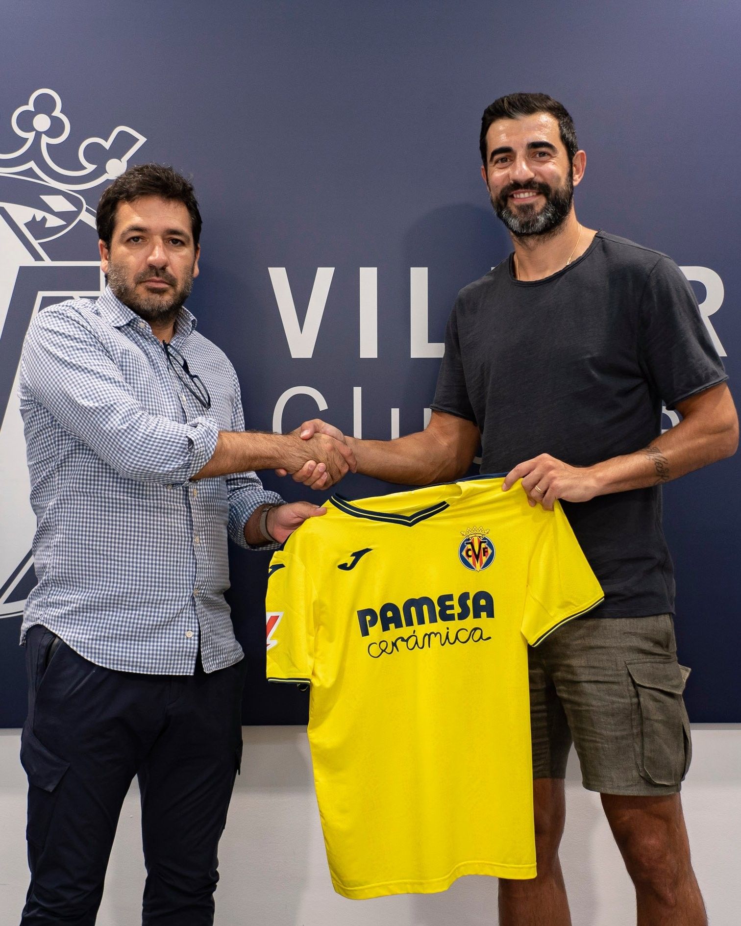 Official: Villarreal extends contract with veteran center-back Albiol for one year