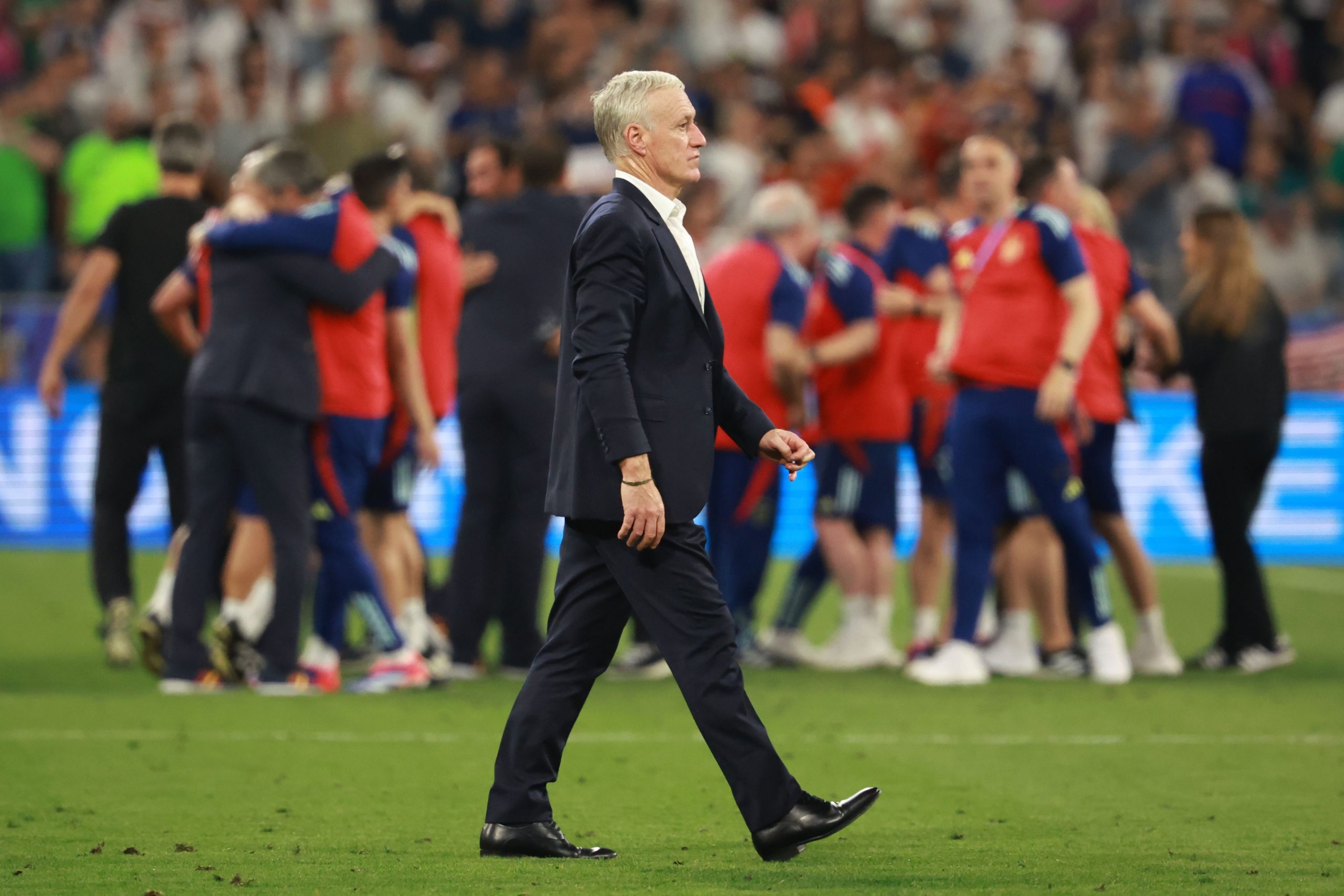 Guardian Scathing Review: Deschamps is Wasting Talent; A Team of Gifted Players Trapped in His System