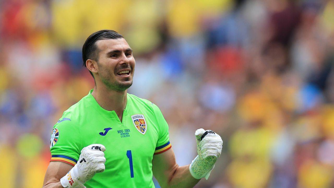 Romanian Goalkeeper: I'm Ready for Penalties, But I Hope We Finish the Battle in Regulation Time