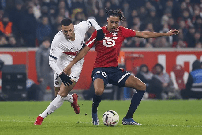 Reason for Rejecting Real Madrid? Spanish Media: Lille will Suspend Yoro for a Year if He Doesn't Sign with Manchester United