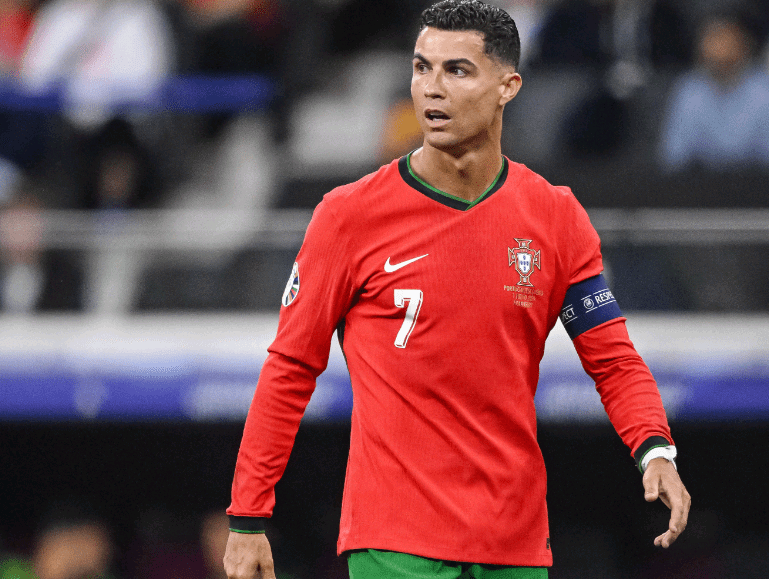 Former Manchester United Teammate Backs Ronaldo: He Has a Big Heart on the Pitch, No One Has a Better Mentality