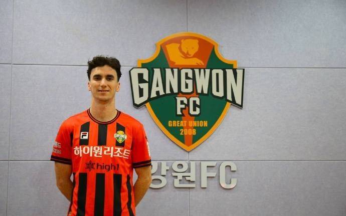 Official: Brisbane Roar forward Hall joins Jeonbuk FC on loan until end of season