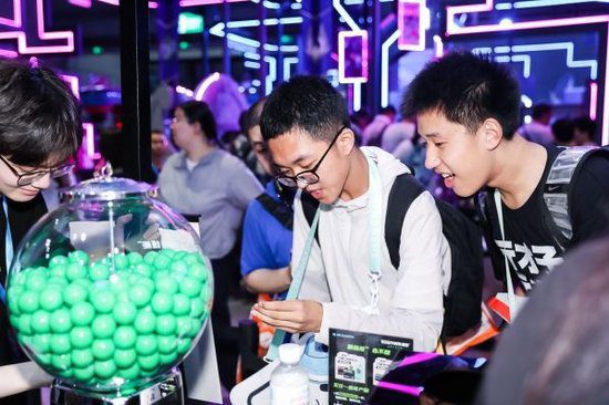 Razer Unveils New Products at Bilibili World 2024, Engaging Gamers in a Thrilling Experience