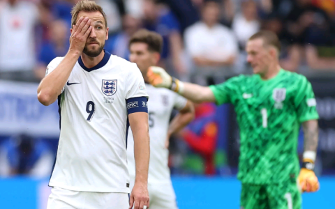 Ex-England Player Suggests Dropping Kane: Useless on the Pitch, Goals Anybody Could Score