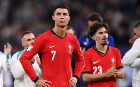 Hamann: Ronaldo Always Prioritizes Personal Interests Over the Team, Unlike Messi%