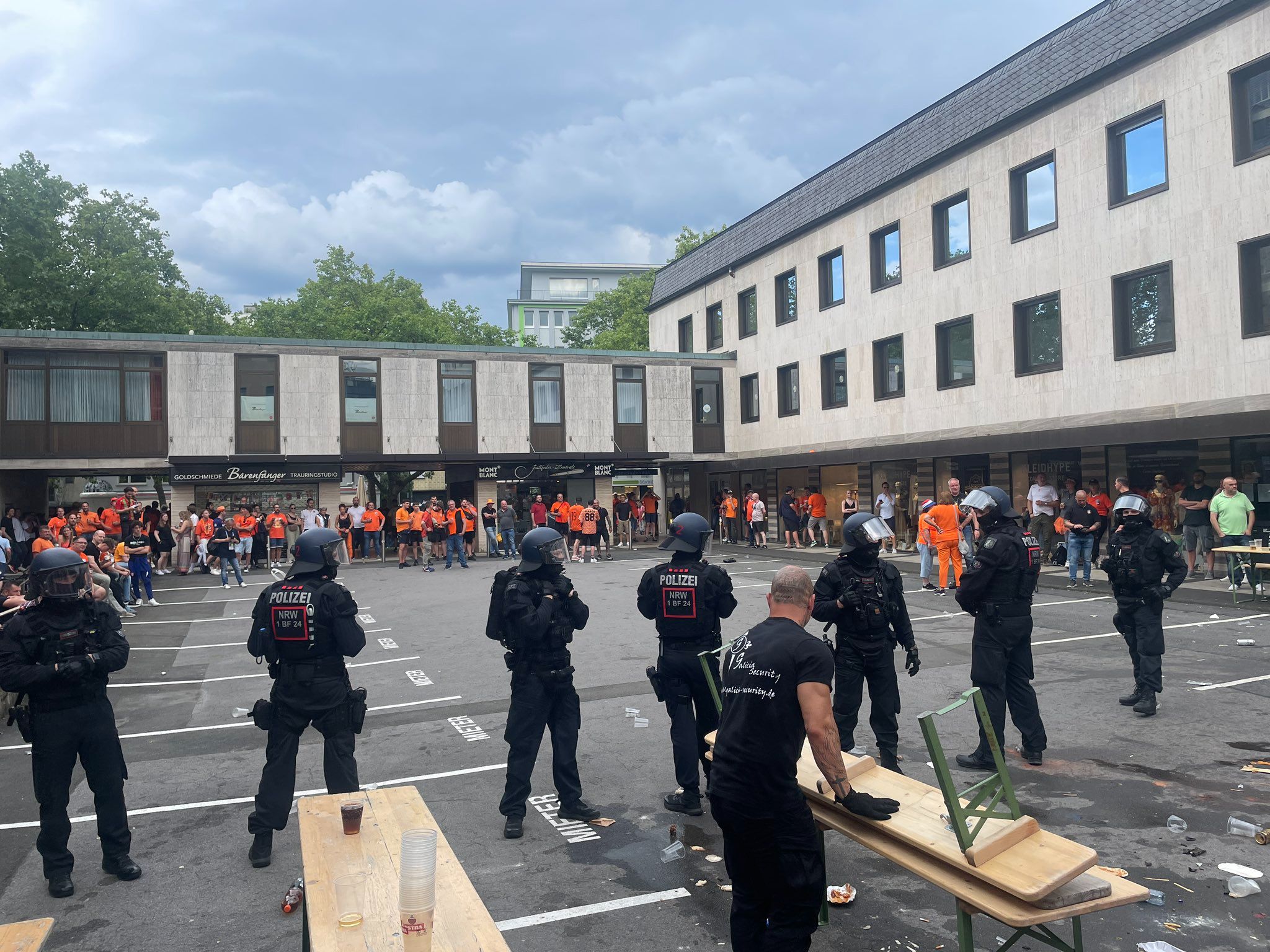 Unprovoked Trouble: Dutch Fans Attack English Supporters in a Bar Indiscriminately