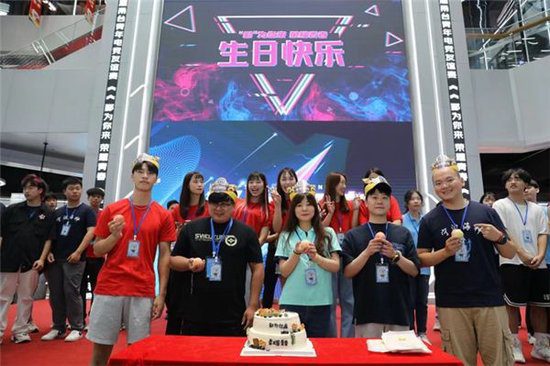 Yinzhou Welcomes You, Glorifying Youth! The Second Ningbo-Taiwan Young E-sports Friendship Match Ignites Ningbo