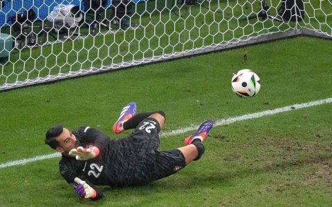 Spanish Media Reveals the Hero of Portugal's Penalty Save: A Record-Breaking Goalkeeper in the Champions League, Already Endorsed by Casillas