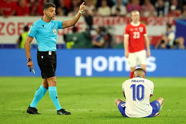 Spanish Media: Referee Mansano and VAR Official Won't Be in Charge of Any More Euro Games After France-Austria Match