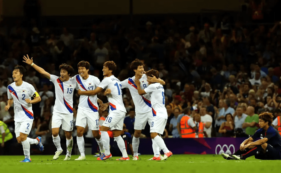 Five Iconic Asian Men's Football Matches at the Olympics: Japan and Korea Clash in Asian Derby, Iraq Makes Ronaldo a Supporting Actor