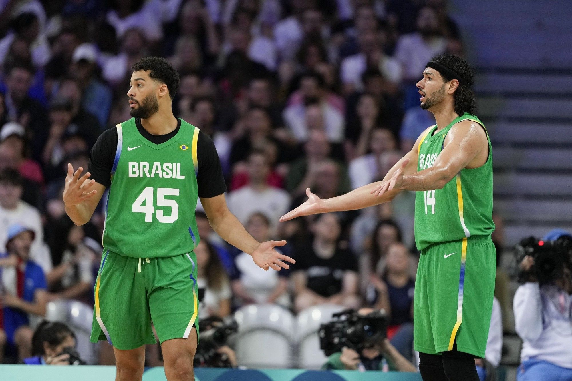 A Visual Feast! Brazil and Japan Men's Basketball Team Combine for 33 Three-Pointers, Brazil's Full Match Three-Point Percentage is .%