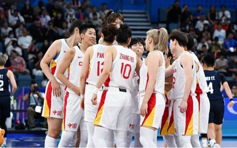 Olympic Women's Basketball Halftime: Han Xu Scores and Grabs Boards, Li Yueru Scores, Rebounds, and Assists; China Trails Serbia by Points at the Half