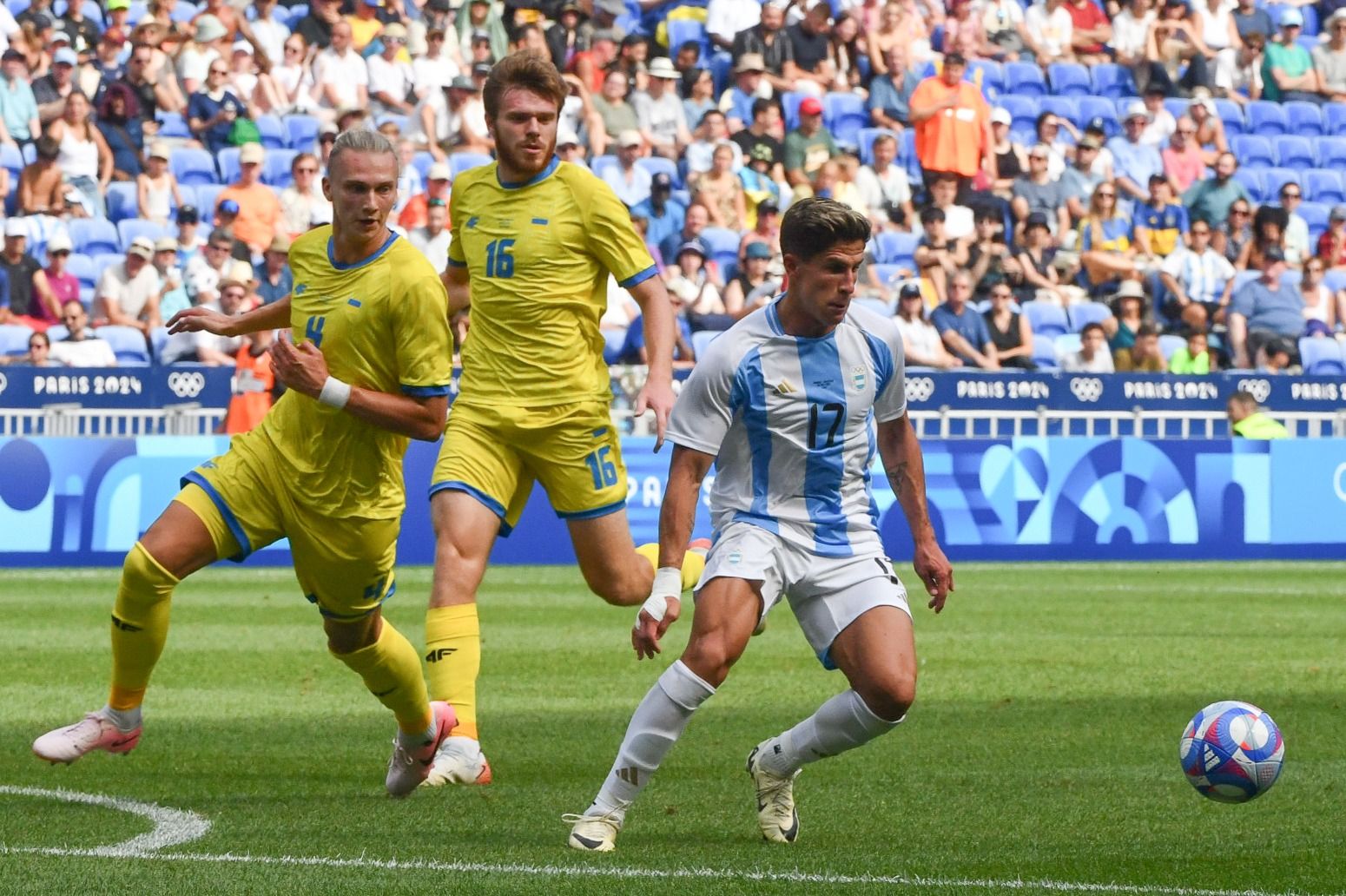 Olympic Men's Football Report: Almada Scores a Stunning Goal, Echeverry Nets as Argentina U23 Easily Defeats Ukraine U23