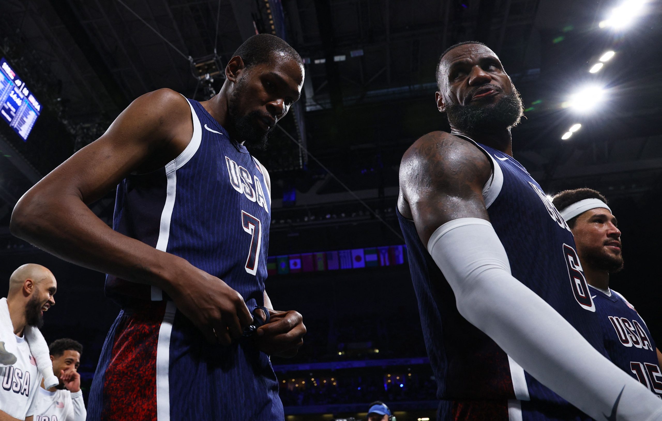 Men's Olympic Basketball Match Report: Edwards Leads the U.S. to Victory Over Puerto Rico, Securing a Spot in the Quarterfinals