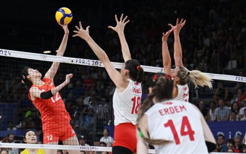 Olympic Women's Volleyball Quarterfinal: Chinese Women's Team - Loses the Second Set, Drawn by Turkey