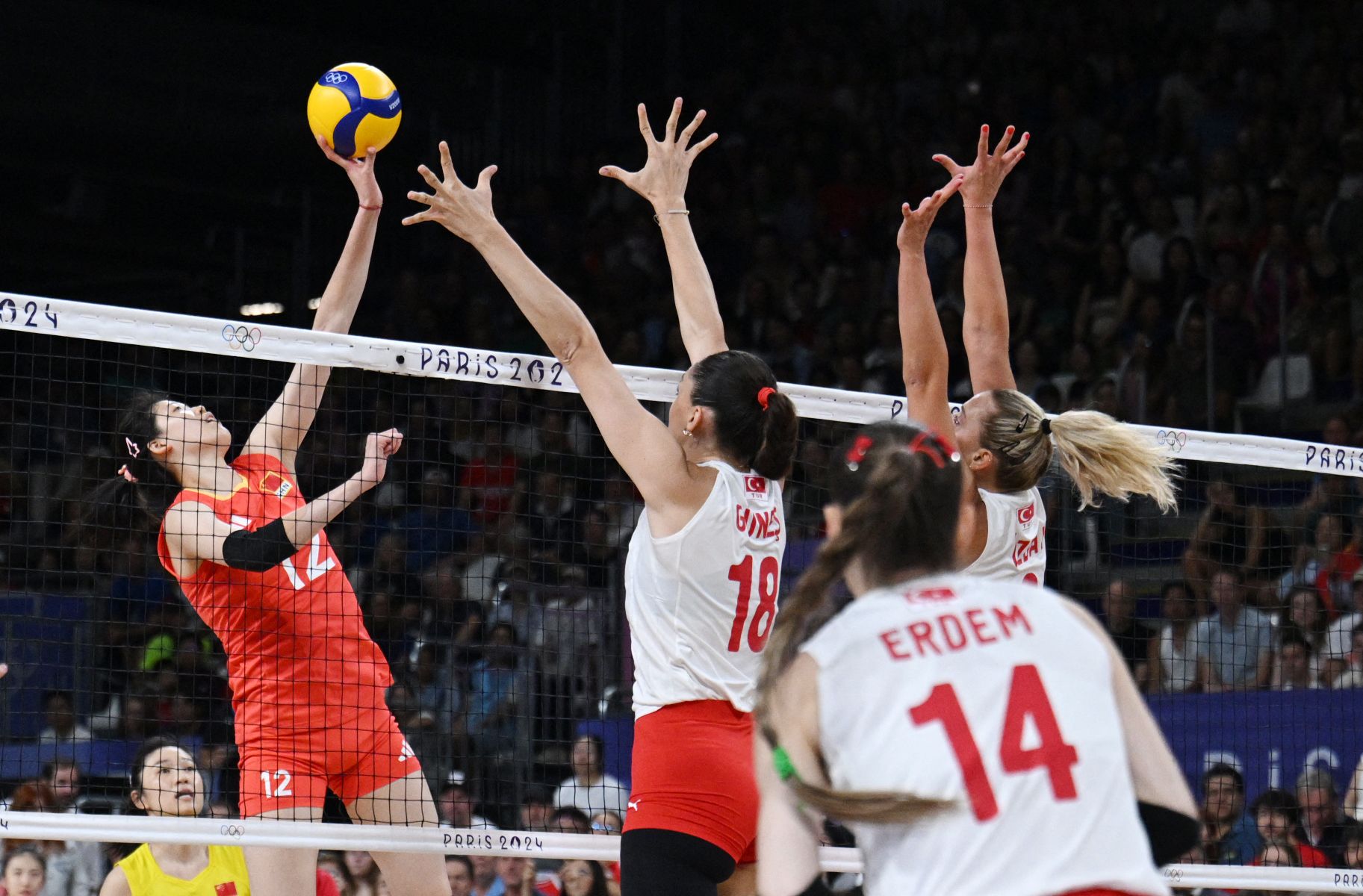 Olympic Women's Volleyball Quarterfinal: Chinese Women's Team - Loses the Second Set, Drawn by Turkey