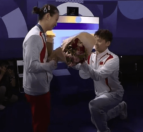 Blessings! Liu Yuchen Proposes to Huang Yaqiong After Mixed Doubles Badminton Victory