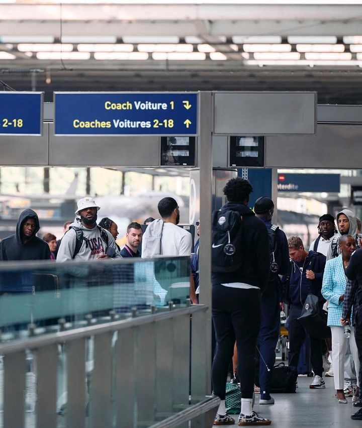 Style on Point! US Media Releases Multiple Group Photos of the USA Basketball Team at the Lille Station in France