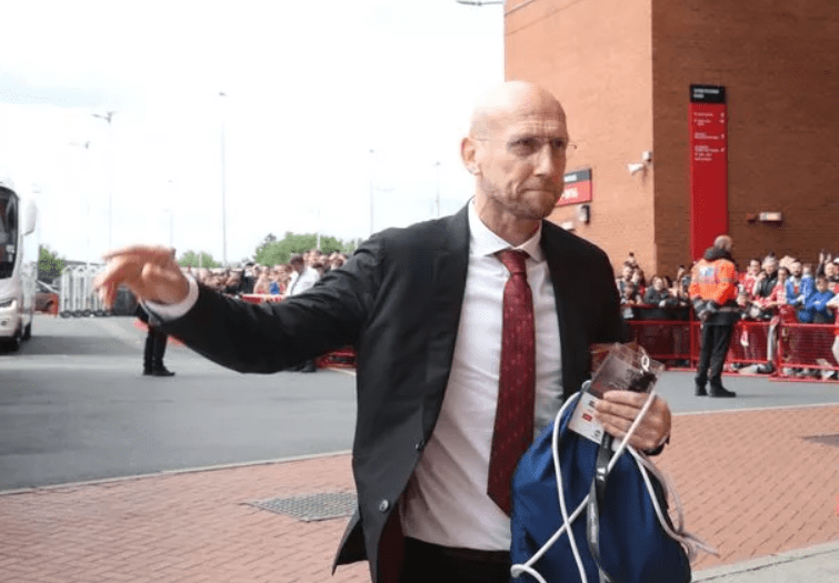 Stam: Zirkzee Needs Time to Adapt to the Premier League—I Went Through the Same Process Myself