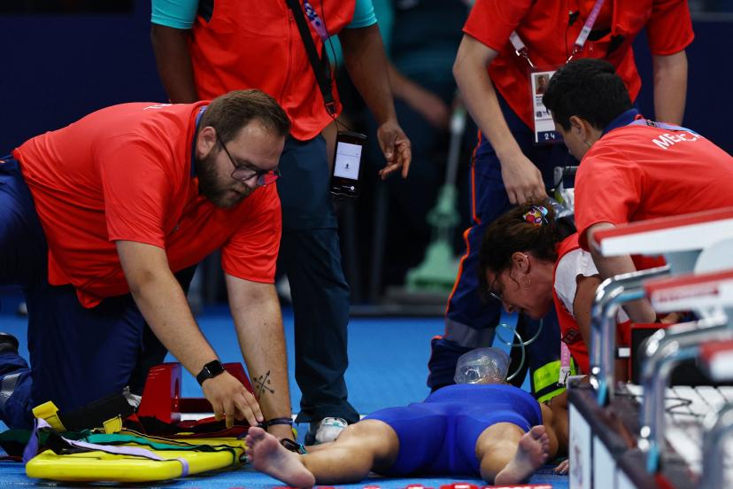 Pray! Slovakian Swimmer Collapses After Women's 200m Medley, Taken Away on Stretcher for Treatment and Respiratory Support