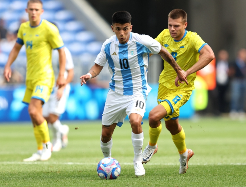 Olympic Men's Football Report: Almada Scores a Stunning Goal, Echeverry Nets as Argentina U23 Easily Defeats Ukraine U23