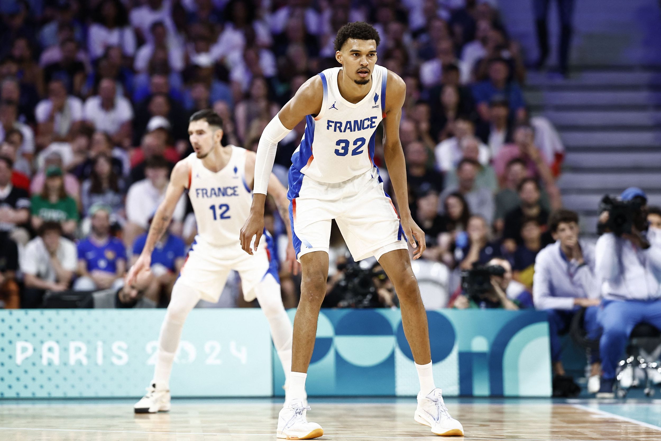 Who Else Can Defend Like This? Brazil Men's Basketball Team Struggles Against France's Tough Defense Scoring Only 9 Points in the Third Quarter