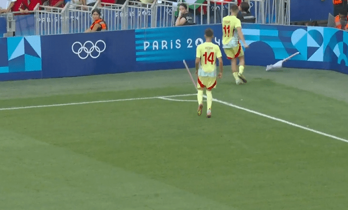 Fermin levels the score with a powerful left-footed shot from inside the box; he then breaks the corner flag during celebrations and receives a yellow card