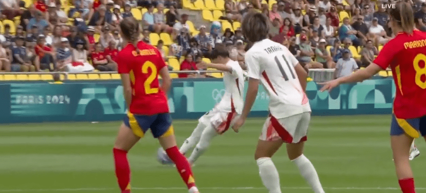 Spanish Goalkeeper's Mistake Leads to Free Kick; Fujino Aoyu Scores from Free Kick—Japan Women's Team Leads Spanish Team