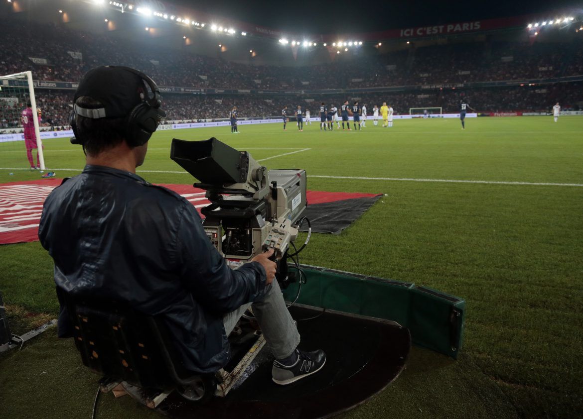 L'Équipe: Ligue 1 Clubs Face Dramatic Drop in TV Broadcast Revenue%