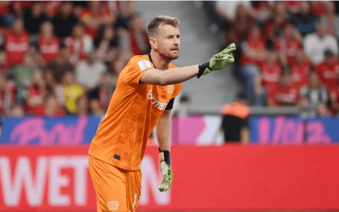 Happiness Amidst Troubles? Both Leverkusen Goalkeepers Excelling, Alonso Struggles to Decide on the Starting Keeper for the New Season