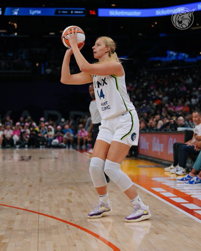 Yuhazhits a Difficult Bank Shot Three-Pointer, Lynx Official Account Shares Image Capturing the Moment