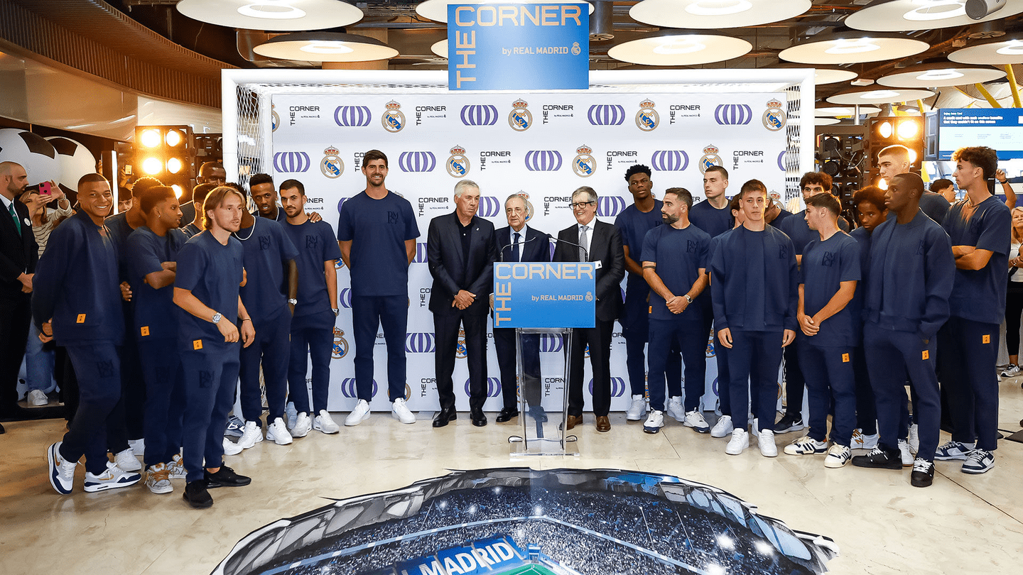 Real Madrid Official: Florentino Pérez and Players Unveil 'Real Madrid Corner' at Madrid Airport