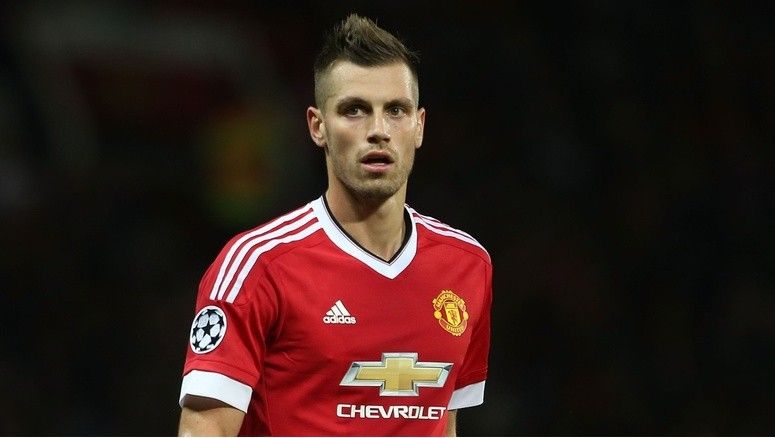 Official: Former Manchester United Midfielder Schneiderlin Announces Retirement