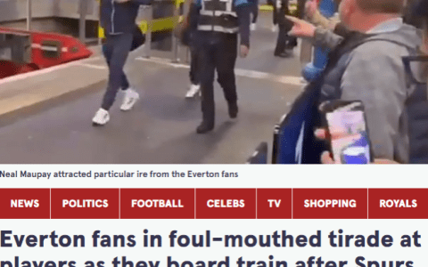 Bottom of the Table with Consecutive Losses! Everton Players Confronted by Fans at Train Station, Maupay Refuses to Take Insults and Clashes Back